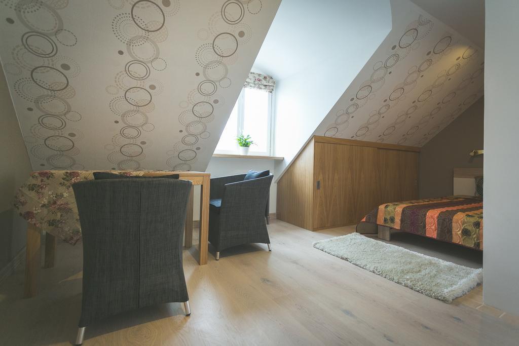 Arina Guest Apartment Kuressaare Room photo